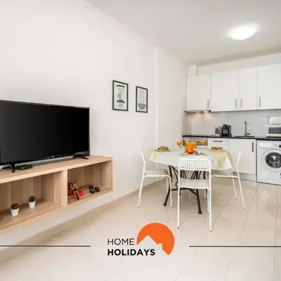 #162 Sumertime Flat by Home Holidays