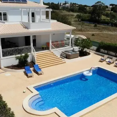 Villa Arquete 6 seat Jacuzzi 5 min walk to shops
