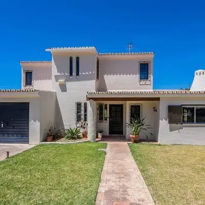 Sunny Vilamoura Golf Villa with Private Pool