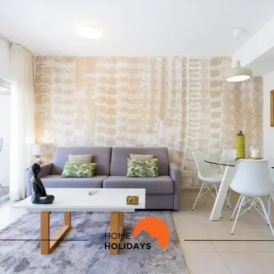 #200 Panoramic Flat by Home Holidays