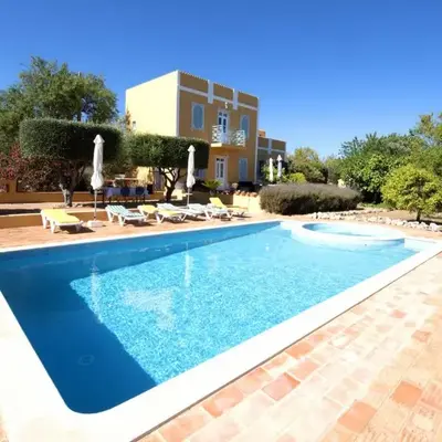 Quinta Amarela XL by Portucasa