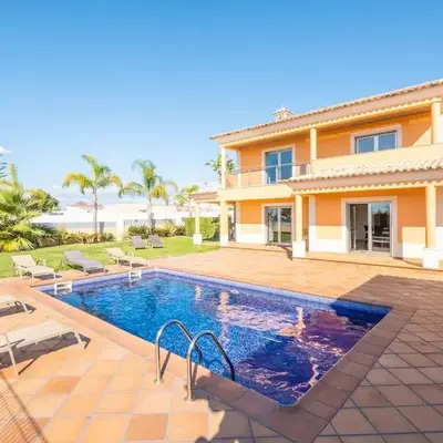 VILLA Simao