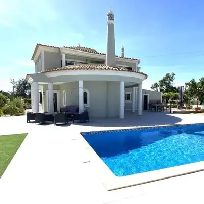 GRANDE VILLA LORIDA
