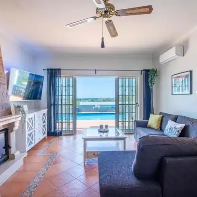 Charmante Villa mit 3 Schlafzimmer und Blick zum Meer