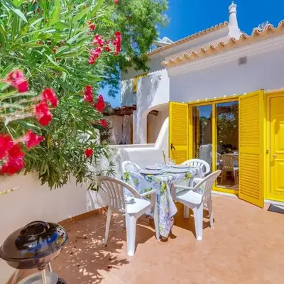 Side Villas - 1bdr Retreat with BBQ & Patio