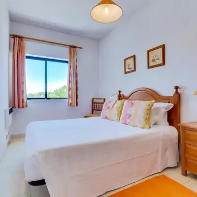 Apartamento Farol com piscina e estacionamento