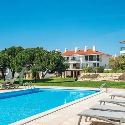 Stylish 2BR Ground Floor Apartment in Vila Sol