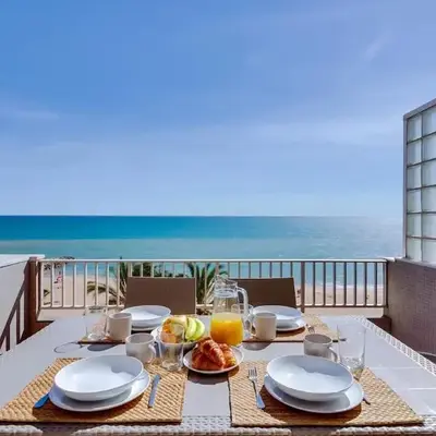 Sea Front 180º View with AC and WiFi