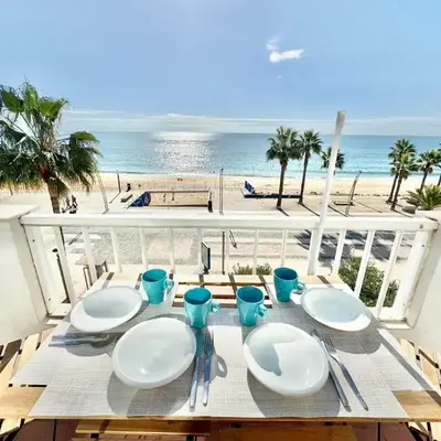 Direct Beach Access with Sea View
