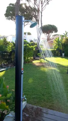 a stream of water shooting into a fountain at Vivenda Fairways in Quarteira
