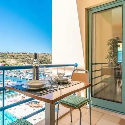 Luxury 1 Bedroom Apartment