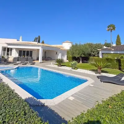Beautiful 4-Bedroom Villa with Garden and Pool