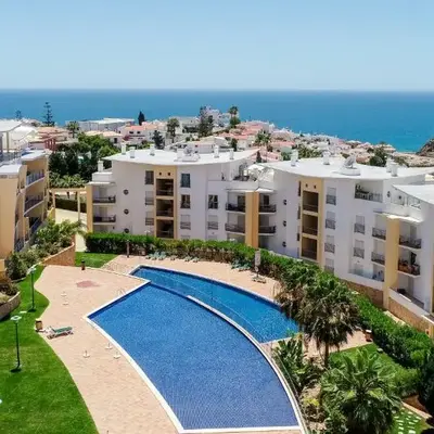 BnB Homes White Rose Garden Apartment with 2 Terraces & 2 Swimming Pools