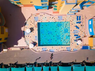 a large pool with a lot of bouldering at Marina 3B 1B By AL in Albufeira