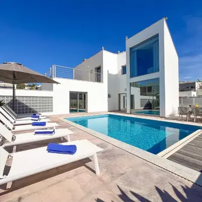 Luxury 4-Suite Villa
