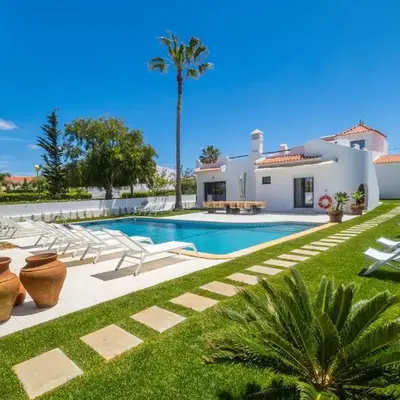 Villa Veiga - Luxury modern design with large beautiful garden