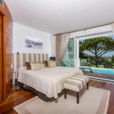 Sunny Lounge Apartment