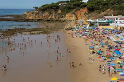 Gallery image of Quarto Charmoso a 300m da praia de Olhos de Água ! in Albufeira