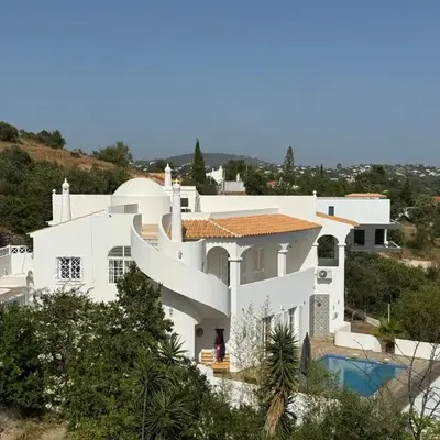 Solar dos Lirios