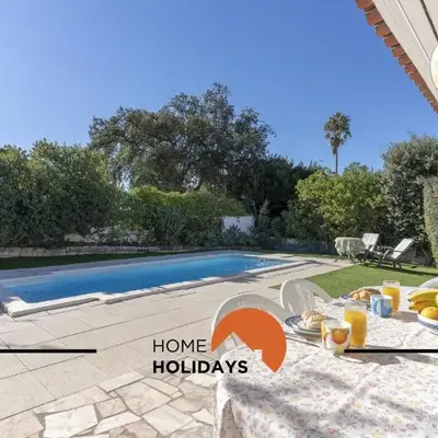 #329 Families Only - Jacaranda by Home Holidays