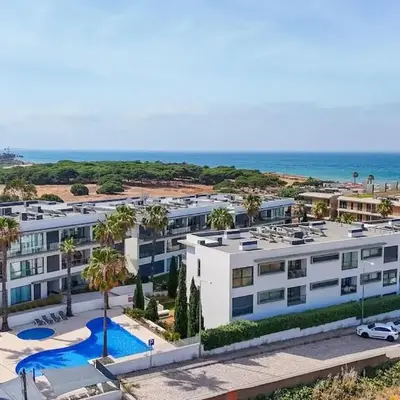 Beach 1Min! & Pool - Private Parking