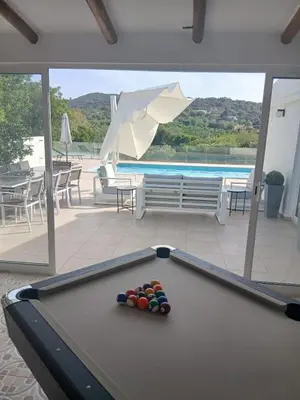 a pool table with balls on top of it at Maison entière 10-12 personnes à Goldra de çima Loulé in Loulé