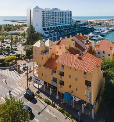 a bedroom with two beds in a room at Apartamento T1 Luxo Marina Vilamoura in Vilamoura
