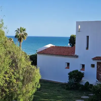 Incrível T1 na praia da Oura