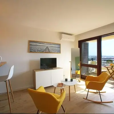 Sea view studio