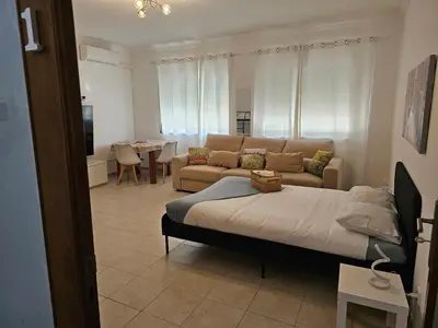 Gallery image of Blife Ampalya private rooms in Faro