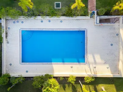 an overhead view of a swimming pool on a building at F5 Vila Sol G Pool & Golf in Vilamoura in Quarteira