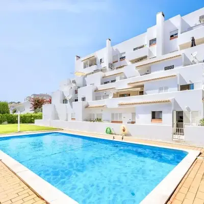 Albufeira City Centre Apartment with Pool