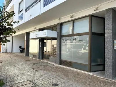 a hallway with a door leading to a room at 3F Bocage - Centro de Faro in Faro
