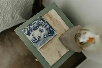 a box with a picture of a woman on it at Luzico ALGARVE in Loulé