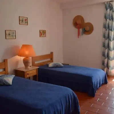 Apartamento T2 com Piscina e Wifi a 350 metros da Praia