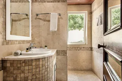 Gallery image of Large private pool viilla, close to amenites, free air conditioning and wifi in Quarteira