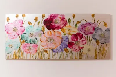 a painting of flowers on a wall at Quinta do Paiva - Jardins do Vale in Roja- Pé