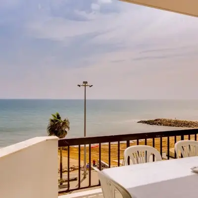 Atlântico View - Beach front - Quarteira