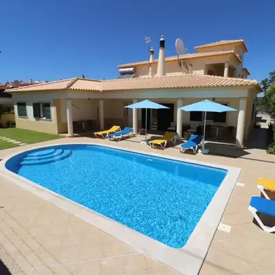 VILLA EBER - independent 1 & 2 bedroom apartments