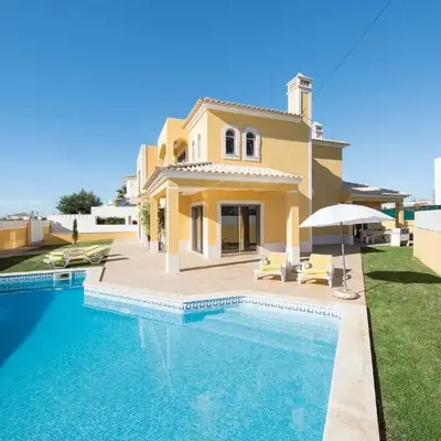 Villa Lote 7 by Gabi Miguel