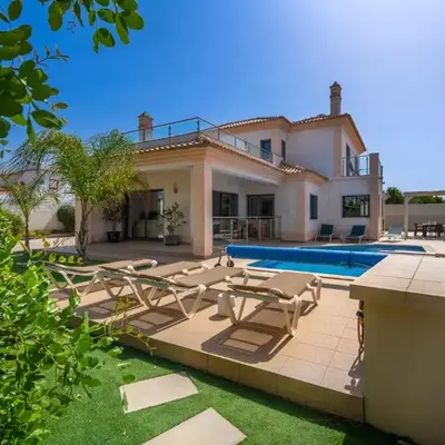 Villa Ruana - 5 bedrooms on Suite- Free out door Hot Jacuzzi - By Bedzy