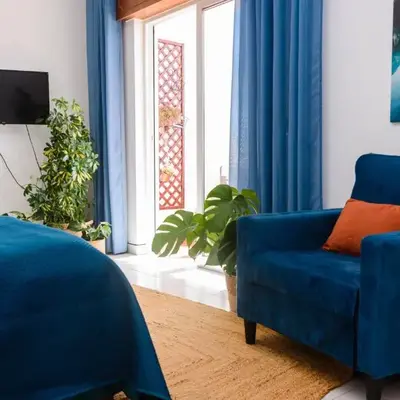 Hillside Studio with Sea View & Fibre Internet