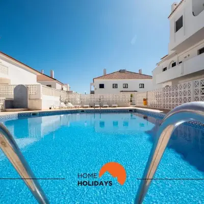 #007 Foxy W by Home Holidays