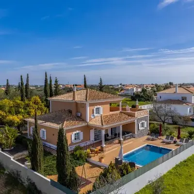 Laura by Algarve Villa Holidays