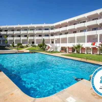Host Wise - Bright Cozy Flats w Terrace & Pool
