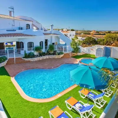 Villa Casa do Laguinho by Villa Plus