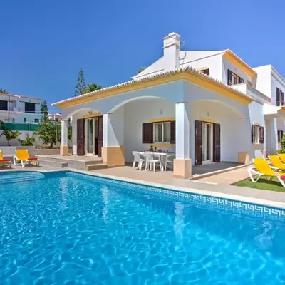 Villa Miraflores by Villa Plus