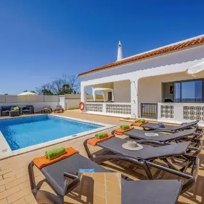 Villa Marrachinho by Villa Plus