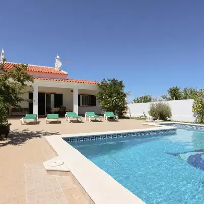 Villa Monte Bixo - Free WIFI . Swimmning Pool - BY BEDZY