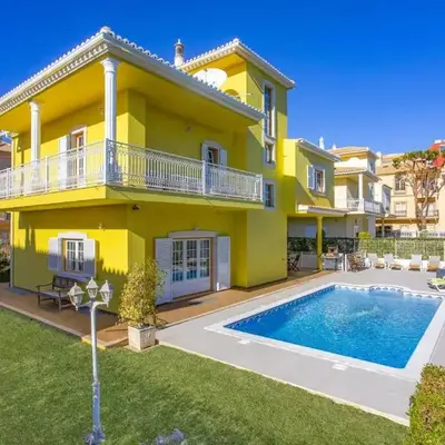Villa Quinta dos Bicos by Villa Plus